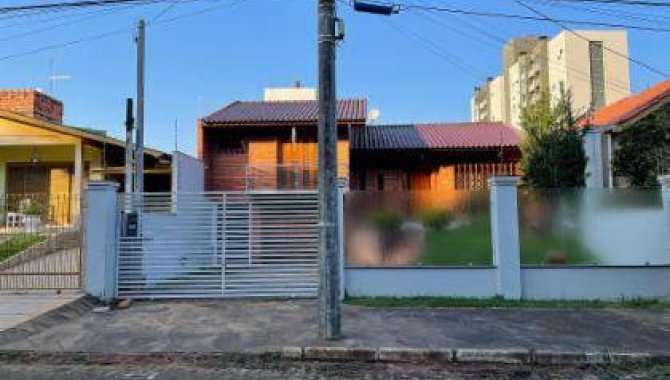 Foto de Casa em leilão no bairro Igara em Canoas - RS