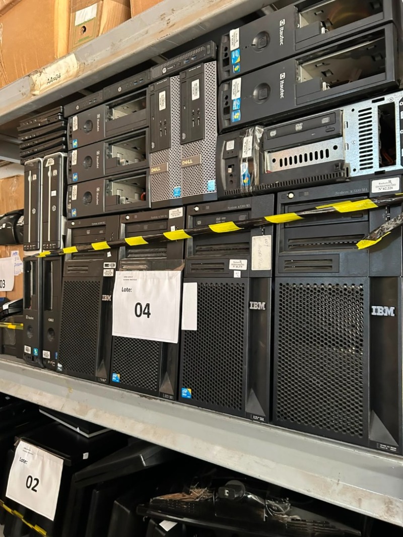 Foto de LOTE CONTENDO 30 DESKTOPS/SERVIDOR e 06 NOTEBOOKS DESCONTINUADOS/SEM CONSERTO. EM FIM DE VIDA ÚTIL.