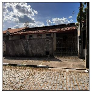 Foto de Casa em leilão no bairro Campo Limpo em Feira De Santana - BA