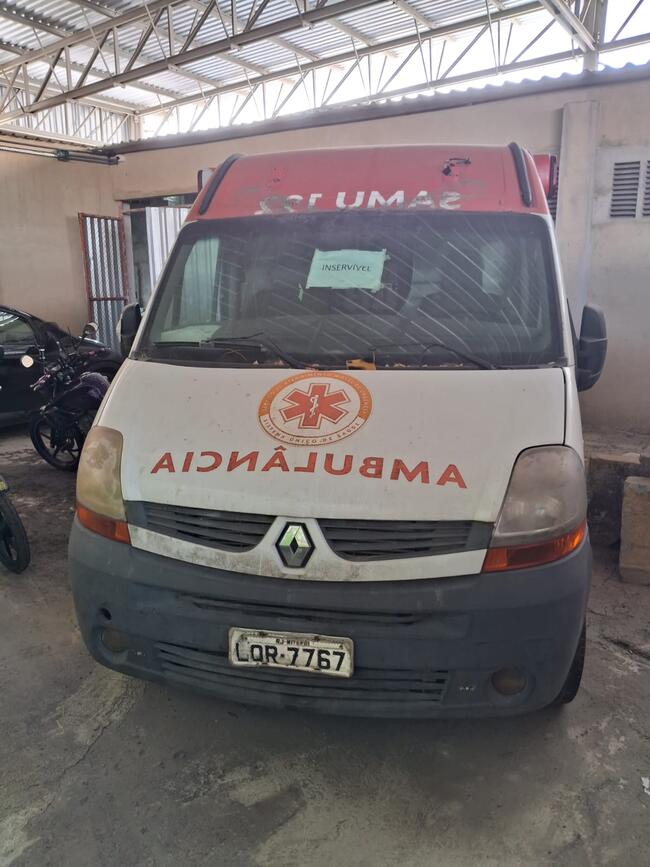 Foto de Renault/Masteramb Rontan | /RJ | 2012/2013 | Chassi: 93YADC1H6DJ274472 | Renavam: 527292435 | Motor: G9UA650C249525 | BRANCA | DIESEL | Veículo conservado