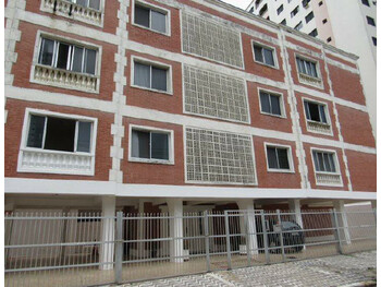 Foto de Apartamento em leilão no Edifício Mont Carlo em Praia Grande - SP