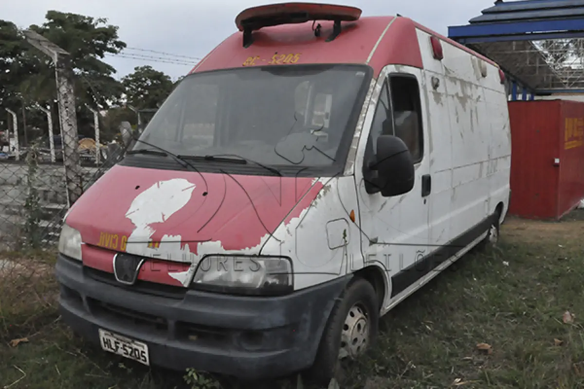 Foto de PEUGEOT BOXER MARIMAR A - ANO 2010 2011 - PLACA HLF-5205