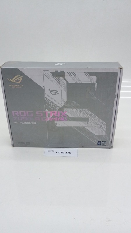 Foto de Placa-Mãe ASUS ROG Strix Z490-A Gaming Intel LGA 1200 ATX DDR4 Branco - ROG STRIX Z490-A GAMING
