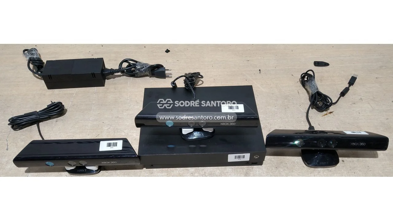 Foto de 1 console xbox one x e 3 sensores kinect xbox 360
