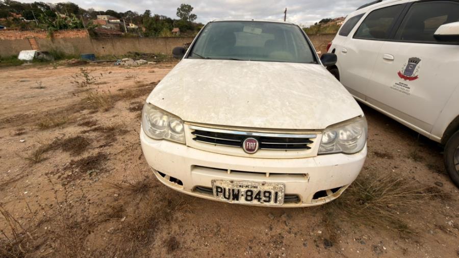 Foto de AUTOMOVEL, FIAT/PALIO FIRE, BRANCA, 2014/2015, ALCOOL/GASOLINA, CHASSI: 9BD17122LF5965638, RENAVAM: 01022443191, NO ESTADO EM QUE SE ENCONTRA.