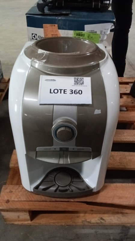Foto de BEBEDOURO ESMALTEC EGM30 MN 220V BC