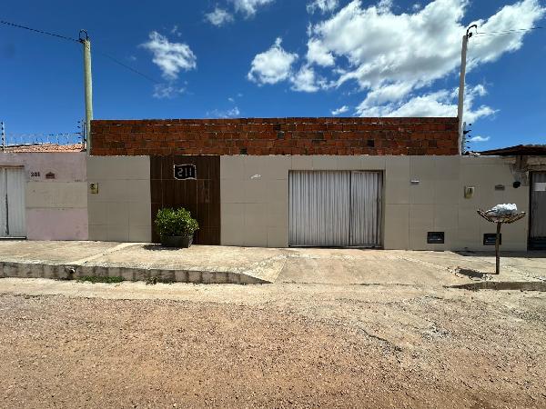 Foto de Casa em leilão no bairro Santa Julia em Mossoró - RN