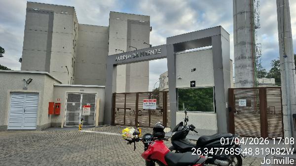 Foto de Apartamento em leilão no bairro Joao Costa em Joinville - SC