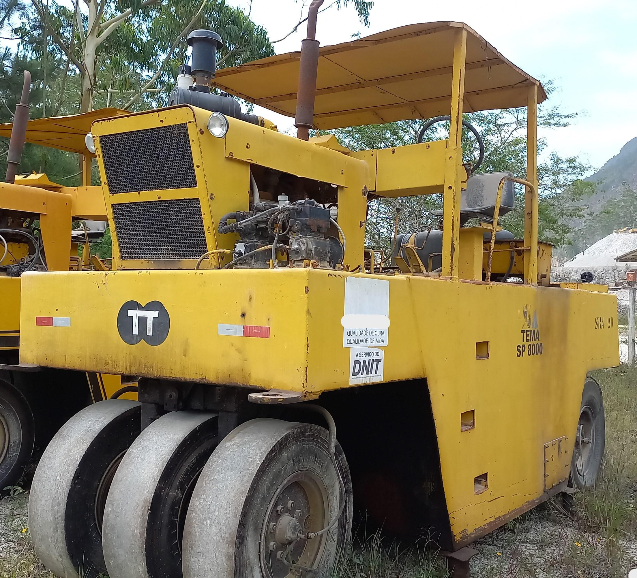 Foto de ROLO COMPACTADOR DE PNEUS TEMATERRA SP 8000 ANO: 1981