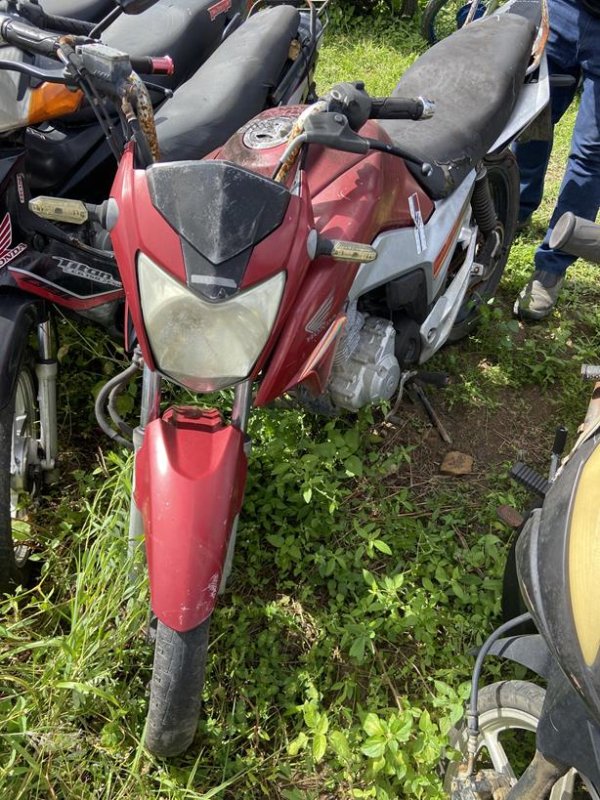 Foto de HONDA/CG 160 TITAN EX, ANO/MOD 2015/2016, COR VERMELHA, COMBUSTIVEL ALCOOL/GASOLINA, PLACA QLE1130 - AL, RENAVAM 1074667651, ID CHASSI 9C2KC