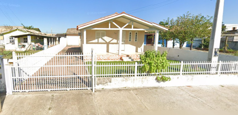 Foto de CASA NA RUA ISMAEL DOS SANTOS LOCALIZADA PRÓXIMA AO POSTO 7 DA PRAIA DO RINCAO EM BALNEÁRIO RINCAO/SC
