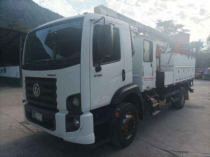 Foto de VOLKSWAGEN/17-190 CRM 4X2 ROB (CESTO AEREO E CABINE SUPLEMENTAR)