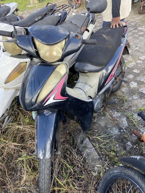 Foto de HONDA/BIZ 100 KS, ANO/MOD 2012/2013, COR PRETA, COMBUSTIVEL GASOLINA, PLACA OHK5180 - AL, RENAVAM 499525639, ID CHASSI 9C2HC1410DR002815, ID