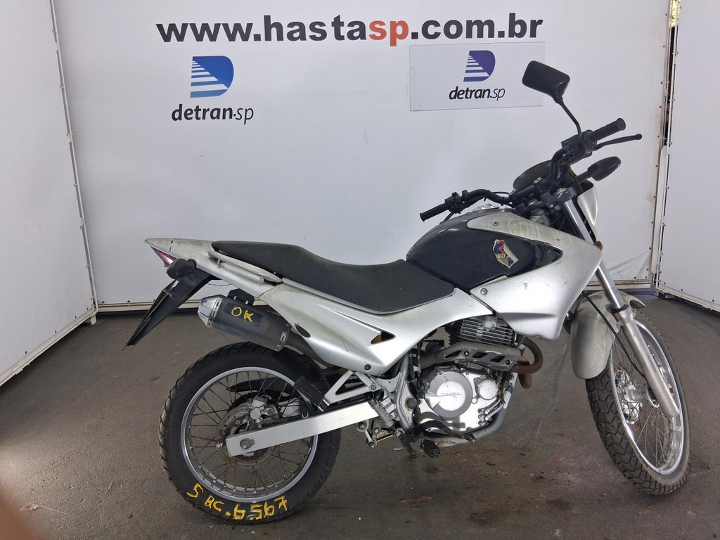 Foto de HONDA NX-4 FALCON 2008 2008 PRATA