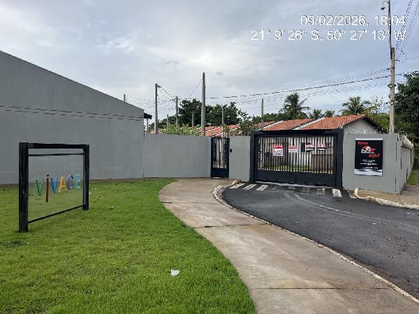 Foto de Casa em leilão no Petit-trianon em Araçatuba - SP