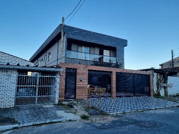 Foto de Casa em leilão no bairro Vila São Jorge em Praia Grande - SP