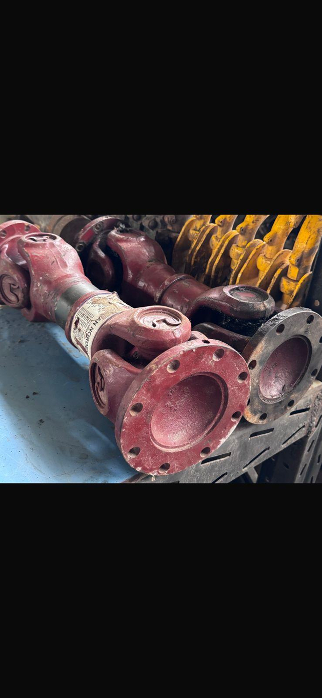 Foto de JUNTAS UNIVERSAIS / CARDANS INDUSTRIAIS COM FLANGE