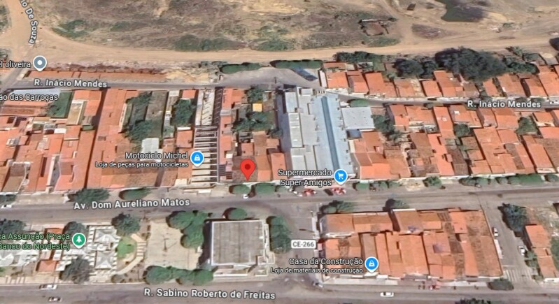 Foto de ERRENO URBANO COM 368,42m² E BENFEITORIA NO CENTRO DE LIMOEIRO DO NORTE / CE