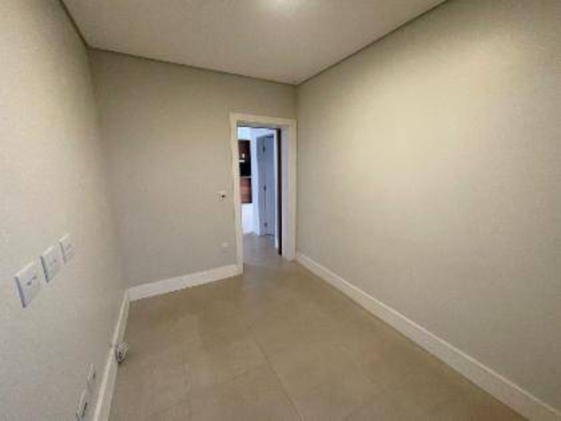 Foto de Casa em leilão no Condomínio Reserva Esmeralda em Marília - SP