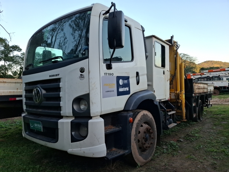 Foto de VOLKSWAGEN 17-190 CRM 4X2 ROB