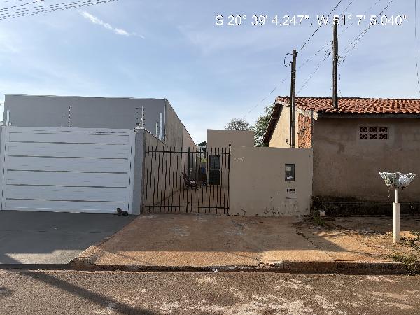 Foto de Casa em leilão no bairro Vila Floriano em Pereira Barreto - SP