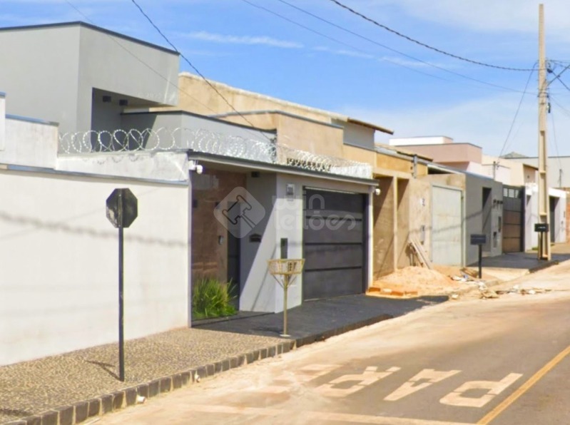 Foto de Casa em terreno de 200m² - Coromandel, MG
