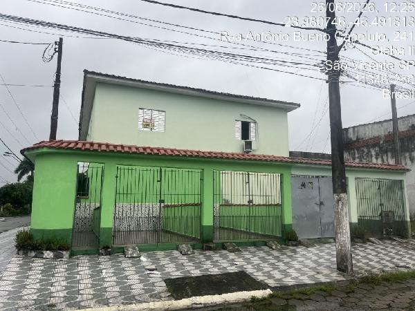 Foto de Casa em leilão no bairro Parque das Bandeiras em São Vicente - SP