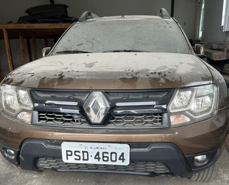 Foto de Veículo RENAULT/DUSTER 20 D 4X4 ano/modelo 2015/2016