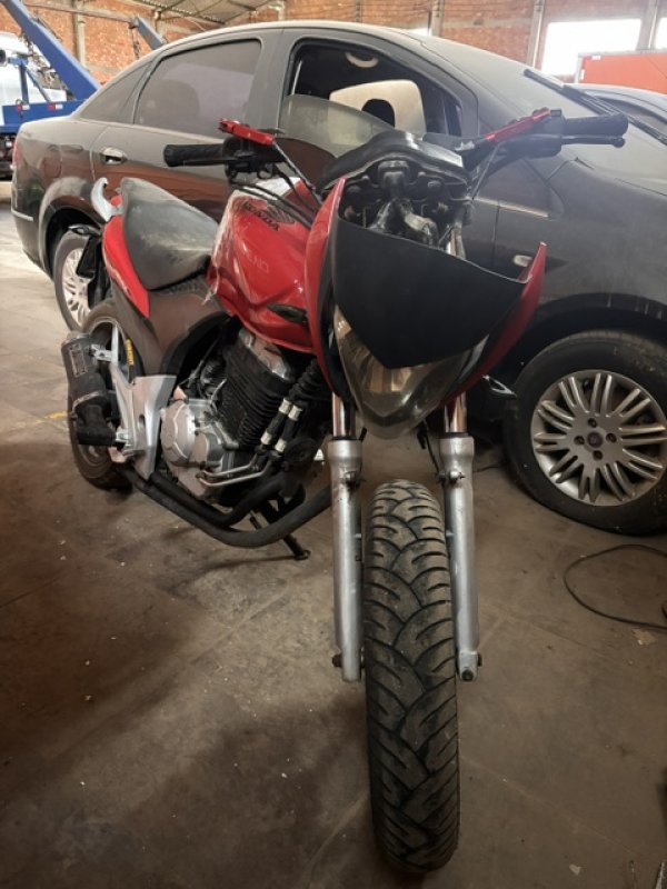 Foto de MARCA: HONDA /MODELO: CB 300R /PLACA: IQW0G04 / ANO MODELO: 2010