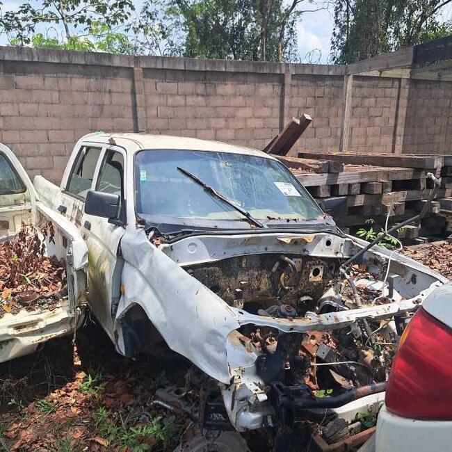 Foto de SUCATA - MITSUBISHI L200 4X4 GL 2011