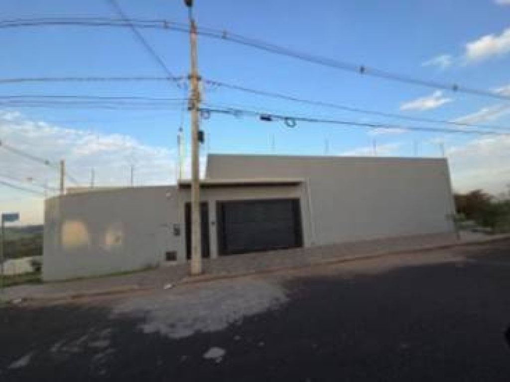 Foto de Casa em leilão no bairro Jardim das Araucárias em Sertãozinho - SP