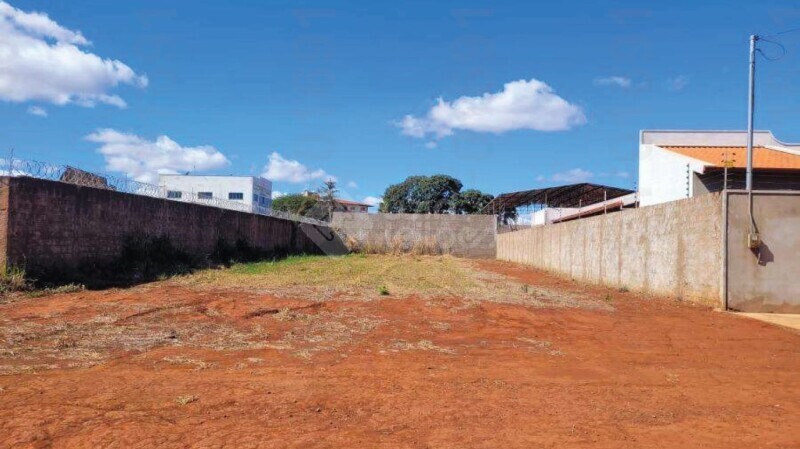 Foto de Terreno com área de 600m² - Goiatuba, GO