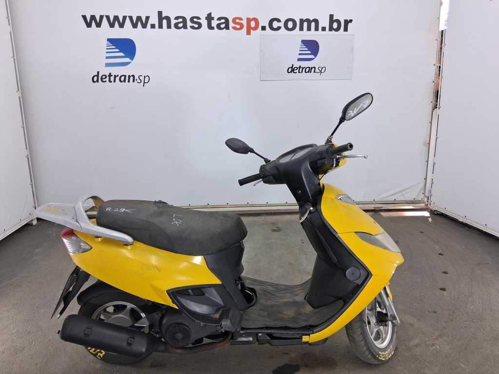 Foto de JTA SUZUKI AN125 2007 2008 AMARELA