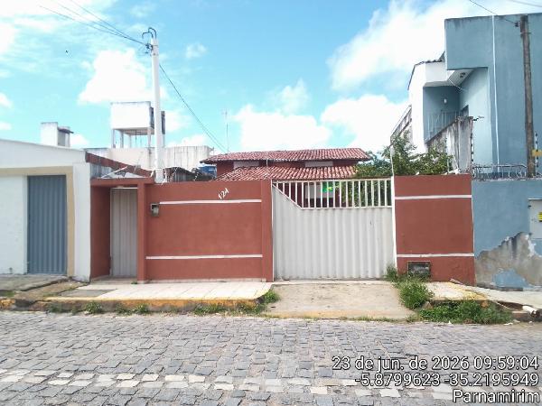 Foto de Casa em leilão no bairro Nova Parnamirim em Parnamirim - RN