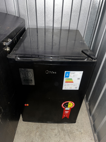 Foto de Box 3266 - 5,4m3BENS:TV LG, air freyr, ventilador, sacolas com roupas, sacola com sapatos, frigobar, baú com roupas, arara.... Local do bem: Avenida Embaixador Macedo Soares, 3956 - Vila Ribeiro de Barros - São Paulo/SP