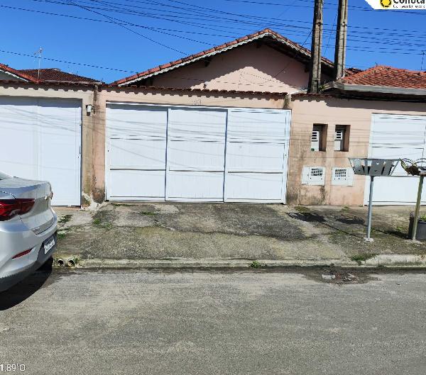 Foto de Casa em leilão no bairro Princesa em Praia Grande - SP