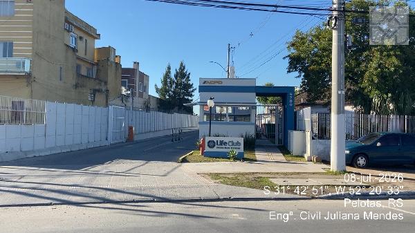 Foto de Apartamento em leilão no bairro Centro em Pelotas - RS