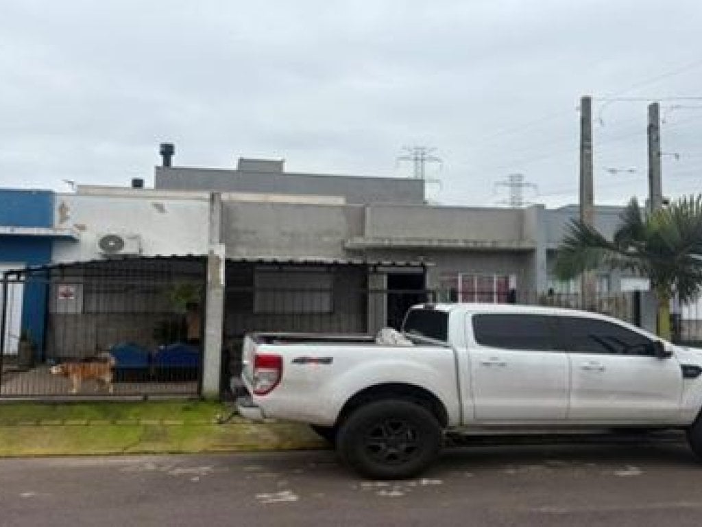 Foto de Casa em leilão no Condomínio Residencial Chapecozinho em Cachoeirinha - RS