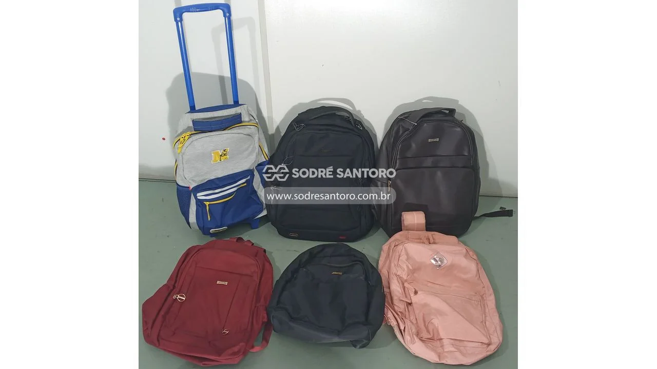 Foto de 6 mochilas diversas