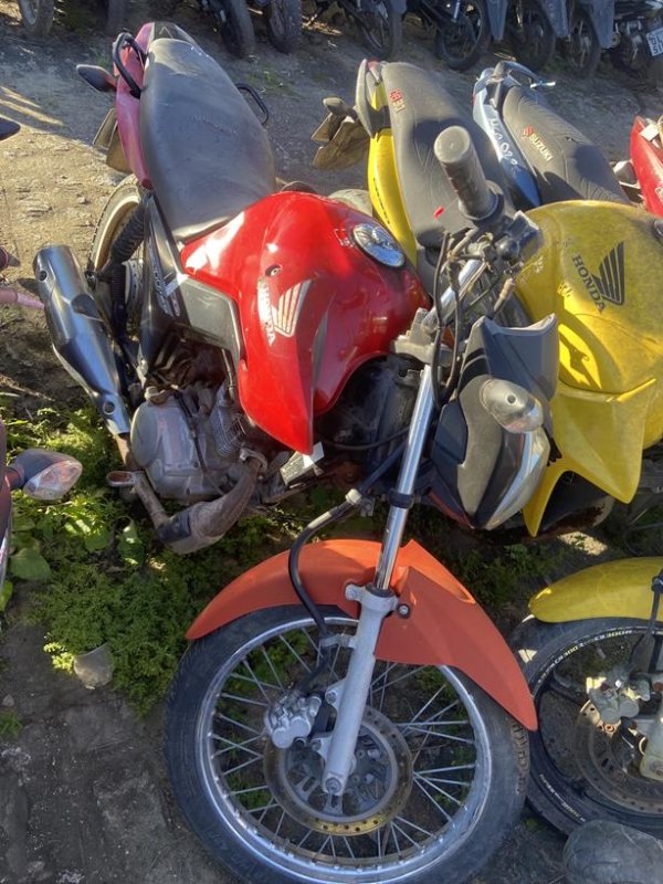 Foto de HONDA/CG 125 FAN ESD, ANO/MOD 2014/2014, COR VERMELHA, COMBUSTIVEL GASOLINA, PLACA OHF2883 - AL, RENAVAM 1002269056, ID CHASSI 9C2JC4160ER02
