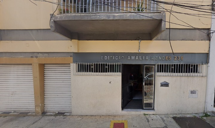 Foto de Apartamento em leilão no Edifício Amália Mendes em Campinas - SP