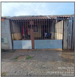 Foto de Casa em leilão no bairro Vila Morumby em Alvorada - RS