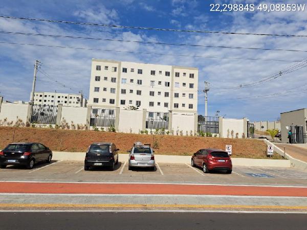Foto de Apartamento em leilão no bairro Jardim Godoy em Bauru - SP