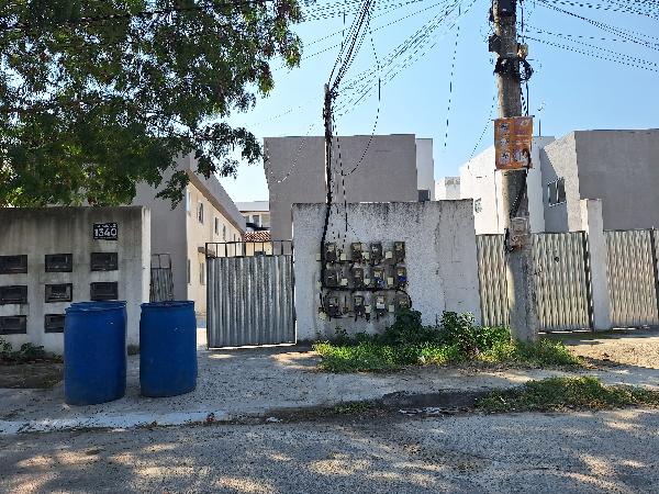 Foto de Apartamento em leilão em São Gonçalo - RJ