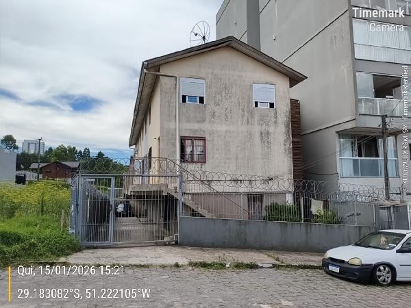 Foto de Casa em leilão no bairro Charqueadas em Caxias Do Sul - RS