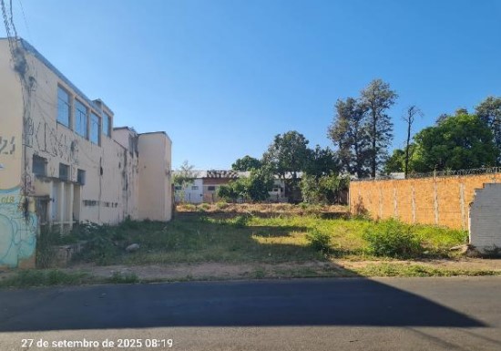 Foto de Terreno em leilão no bairro Parque São Luiz em Penápolis - SP