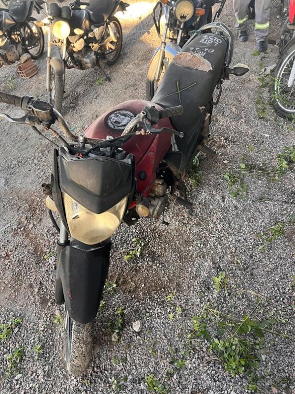 Foto de DAFRA/RIVA 150, ANO/MOD 2011/2012, COR VERMELHA, COMBUSTIVEL GASOLINA, PLACA OHI8281 - AL, RENAVAM 506936678, ID CHASSI 95VC01M2BCM000071, I