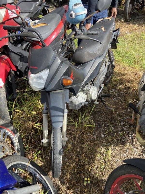 Foto de HONDA/POP 110I, ANO/MOD 2023/2024, COR PRETA, COMBUSTIVEL GASOLINA, PLACA RGX5I88 - AL, RENAVAM 1373458680, ID CHASSI 9C2JB0100RR015869, ID