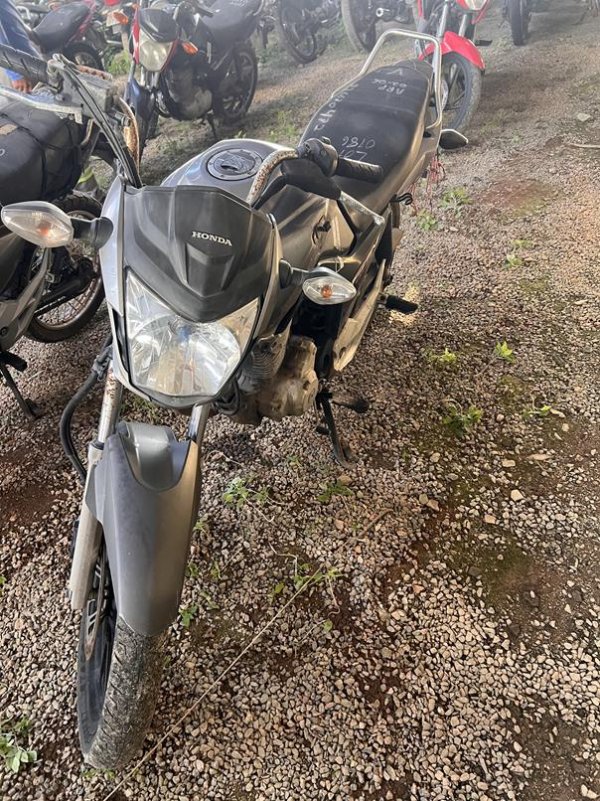 Foto de HONDA/CG 160 FAN, ANO/MOD 2023/2023, COR PRATA, COMBUSTIVEL ALCOOL/GASOLINA, PLACA SAI6H92 - AL, RENAVAM 1335576034, ID CHASSI 9C2KC2200PR07