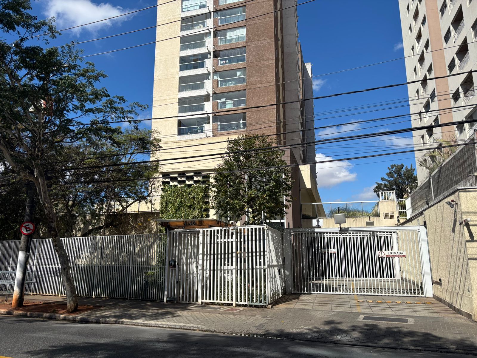 Foto de Apartamento em leilão no Condomínio Edifício Família Vila Ema em São Paulo - SP
